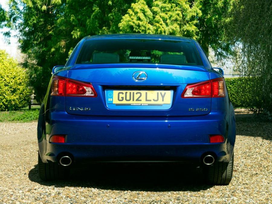  Lexus IS250 2010 года  (UK) (фото 2 из 14)